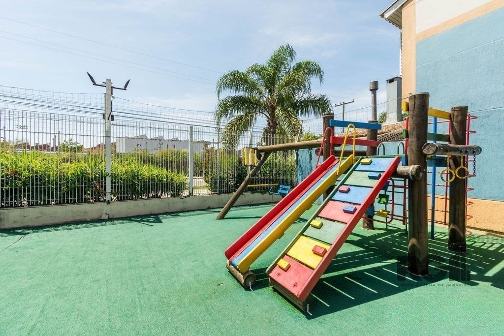Casa em condomínio, 77m², 2 dormitórios e 2 vagas no bairro Humaitá
