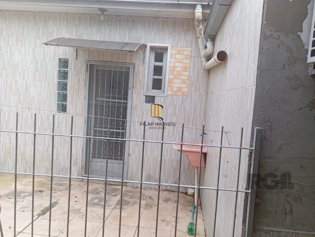 Casa 2 Dormitório(s) Bairro Mário Quintana