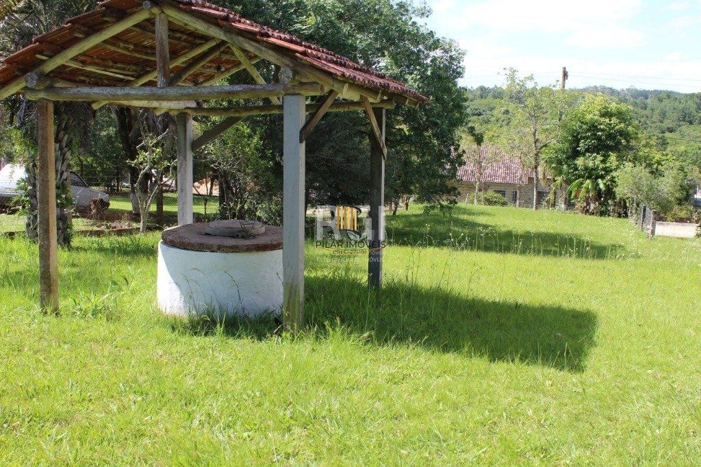 Sítio para Venda - 100m², 3 dormitórios, 9 vagas - Pinheiro