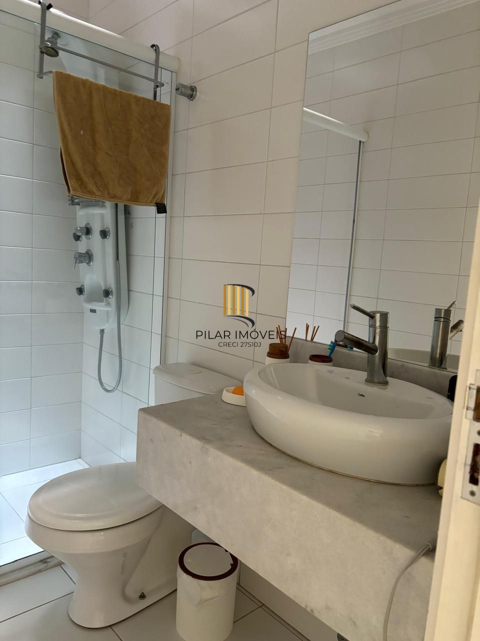 Sobrado 4 dormitórios no Menino Deus