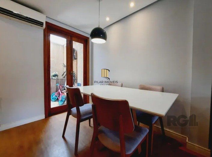 Casa Condominio para Venda - 137m², 3 dormitórios, sendo 1 suites, 3 vagas - Tristeza