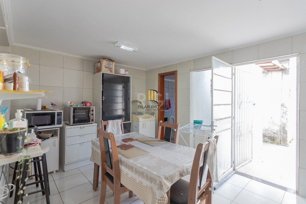 Casa 4 Dormitório(s) Bairro Glória