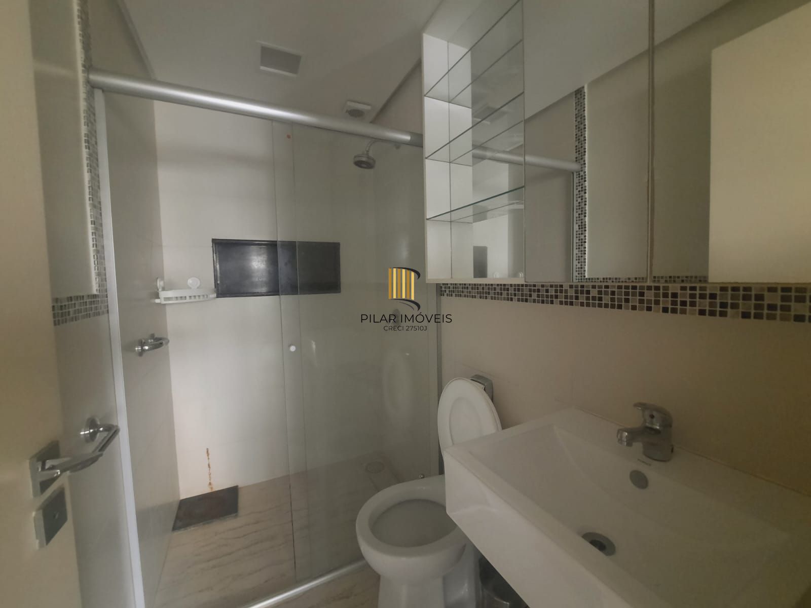 Apartamento mobiliado no Residence Suite Service em Porto Alegre, RS.