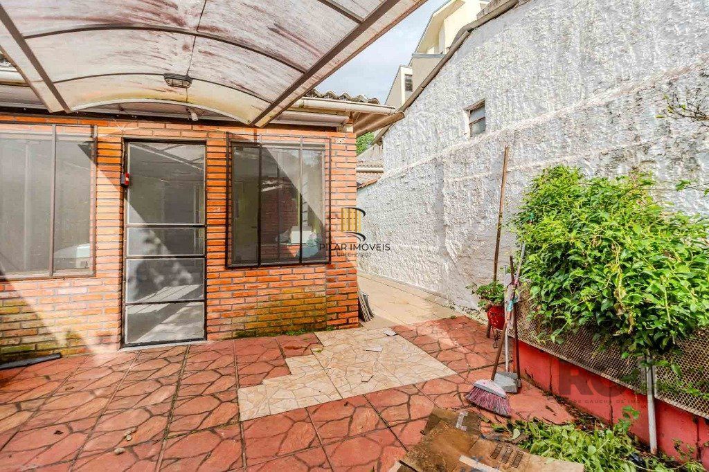 Casa 3 dormitórios no bairro Medianeira