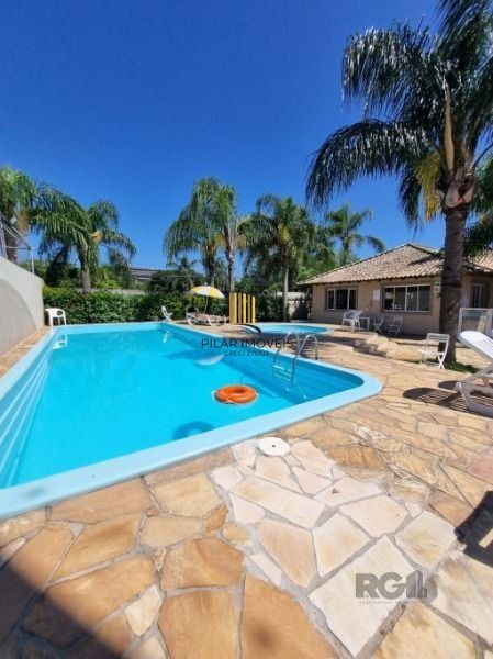 Casa Condominio em Porto Alegre, no bairro Humaitá, com 2 dormitório(s), e 2 banheiros, à venda.