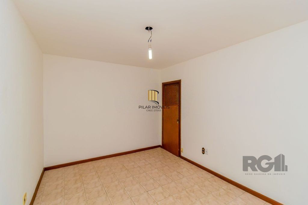 Casa de 4 dormitórios no bairro Espírito Santo