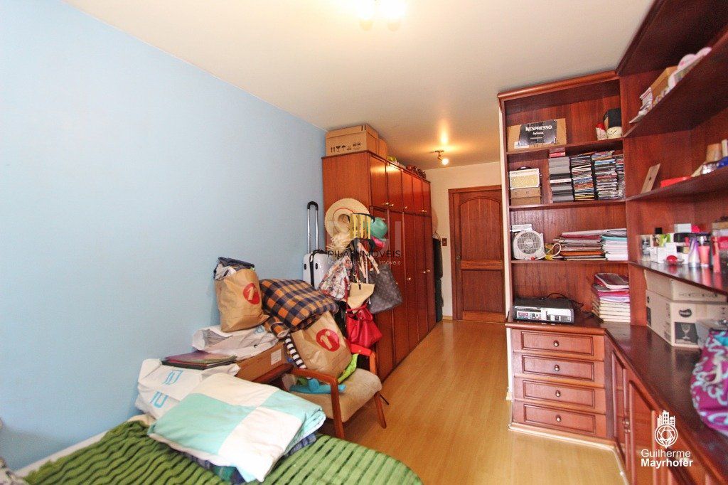 Casa para Venda - 326m², 3 dormitórios, sendo 3 suites, 4 vagas - Glória