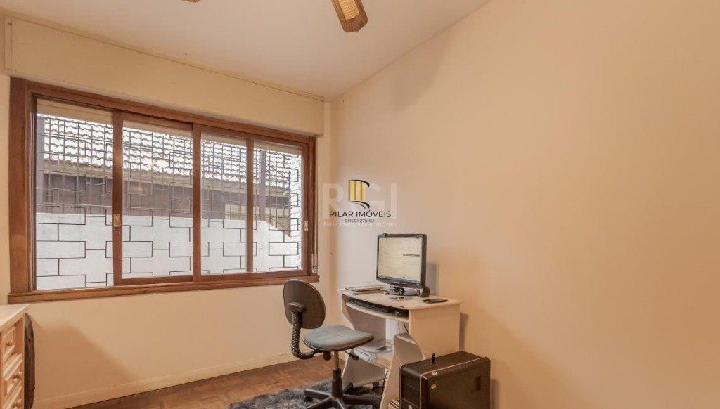Casa para Venda - 327m², 4 dormitórios, sendo 1 suites, 3 vagas - Chácara das Pedras