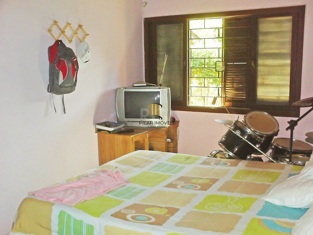 Casa para Venda - 140m², 3 dormitórios, sendo 1 suites, 2 vagas - Morro Santana