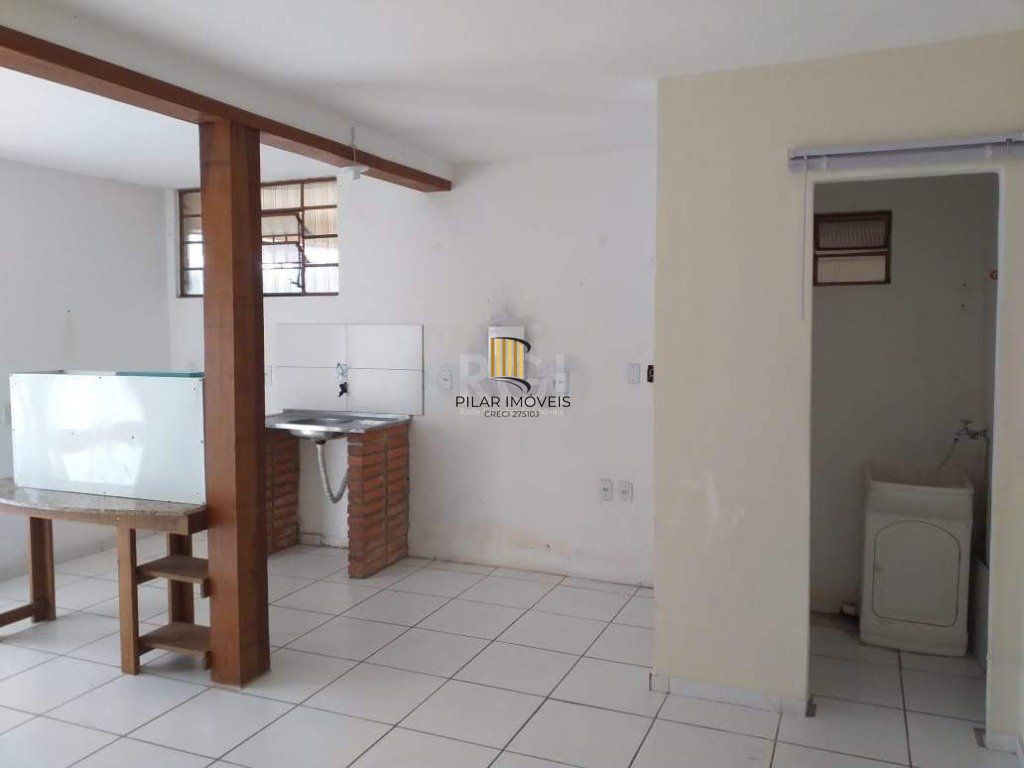 Casa para Venda - 200m², 6 dormitórios, 4 vagas - Tristeza