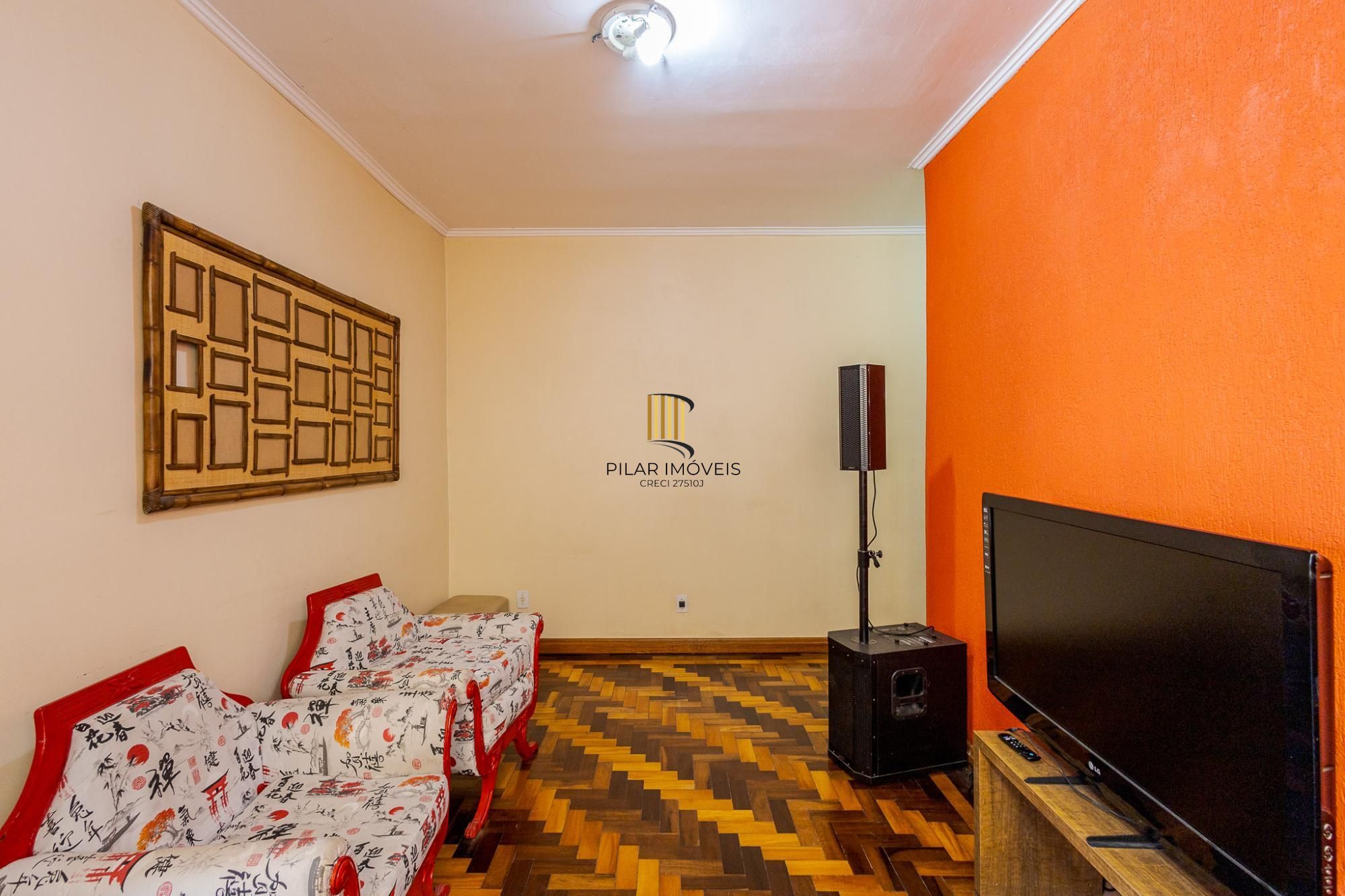 Apartamento de 02 dormitórios no bairro Petropolis em Porto alegre/RS.