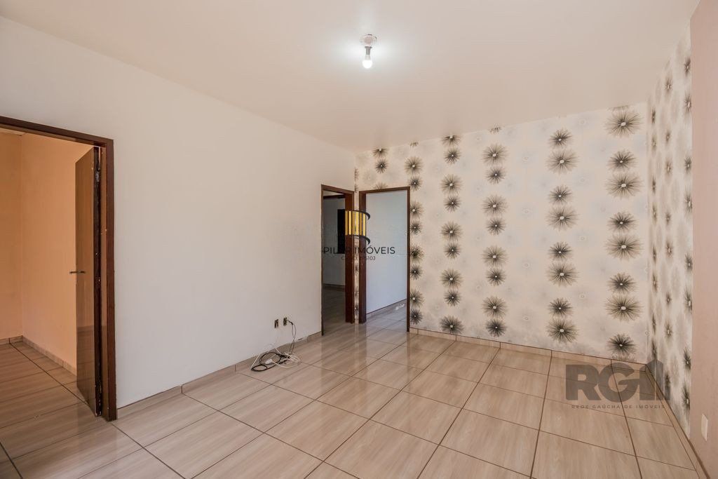Casa de 159m² - 2 dormitórios, 3 vagas no bairro Rubem Berta
