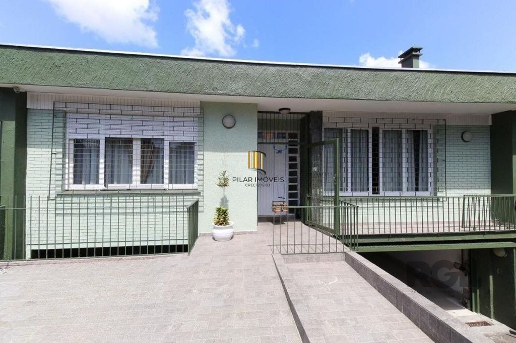 casa de 5 dormitórios no bairro Glória - Pilar Imóveis