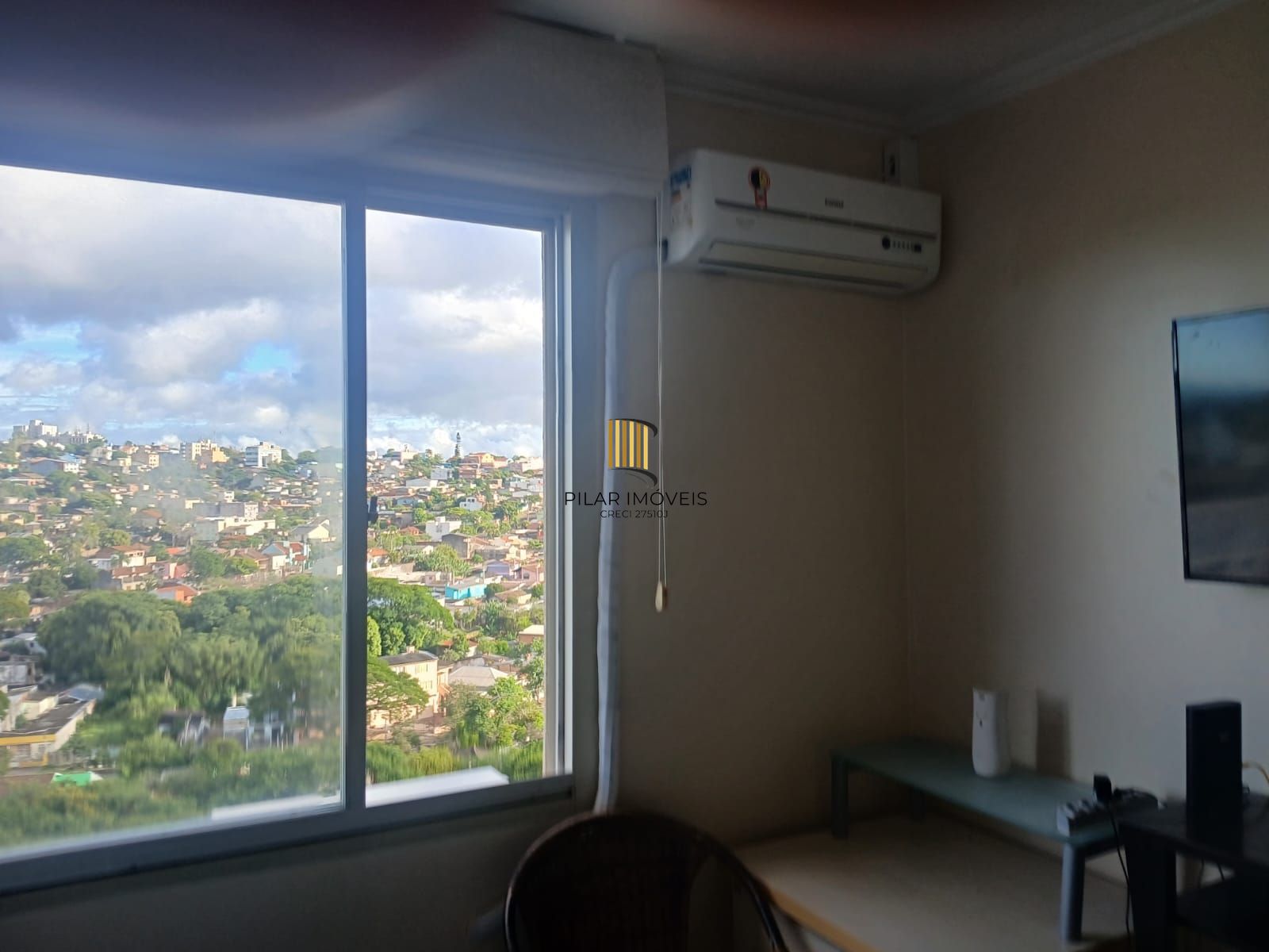 Apartamento de 2 dormitórios com vaga de garagem coberta e escriturada no Bairro Glória – Porto Alegre.