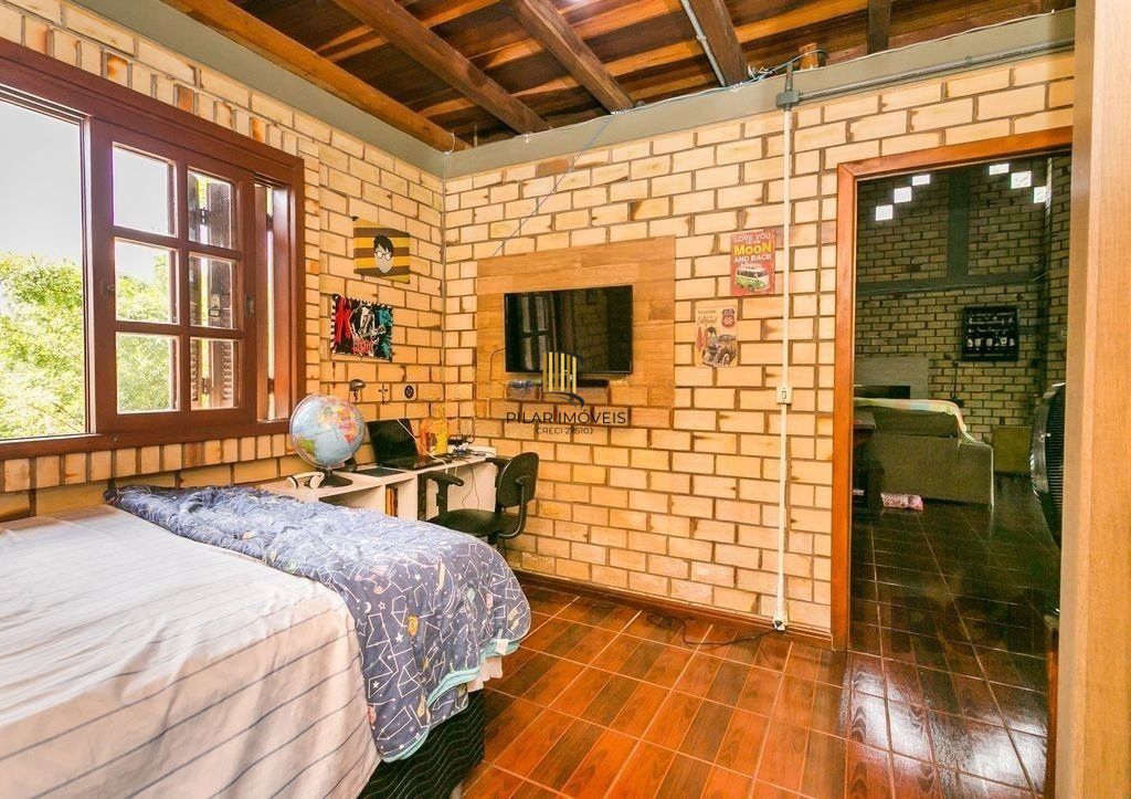 Casa 5 dormitórios no bairro Cristal