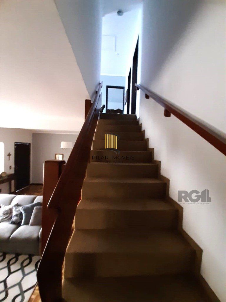 Casa 210m² - 3 dormitórios, 2 vagas