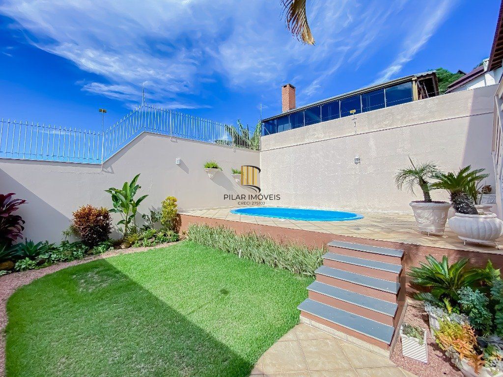 Casa alto padrão, 500m² privativos com linda vista da cidade no Morro Apamecor