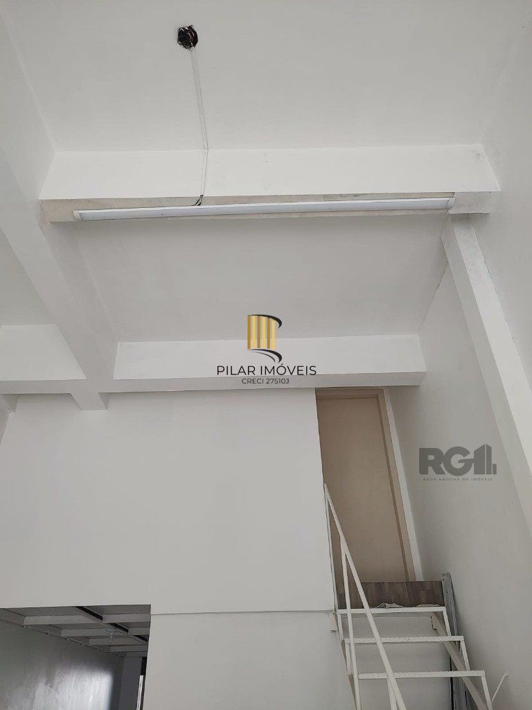 Loja para Venda - 60m², 0 dormitórios, 3 vagas - Petrópolis