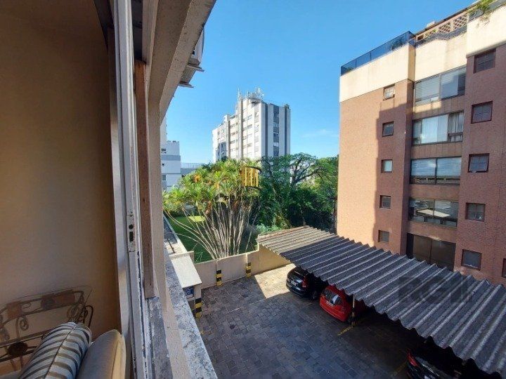 Apartamento com 2 quartos com suite e  1 vaga na Felix da Cunha em Porto Alegre