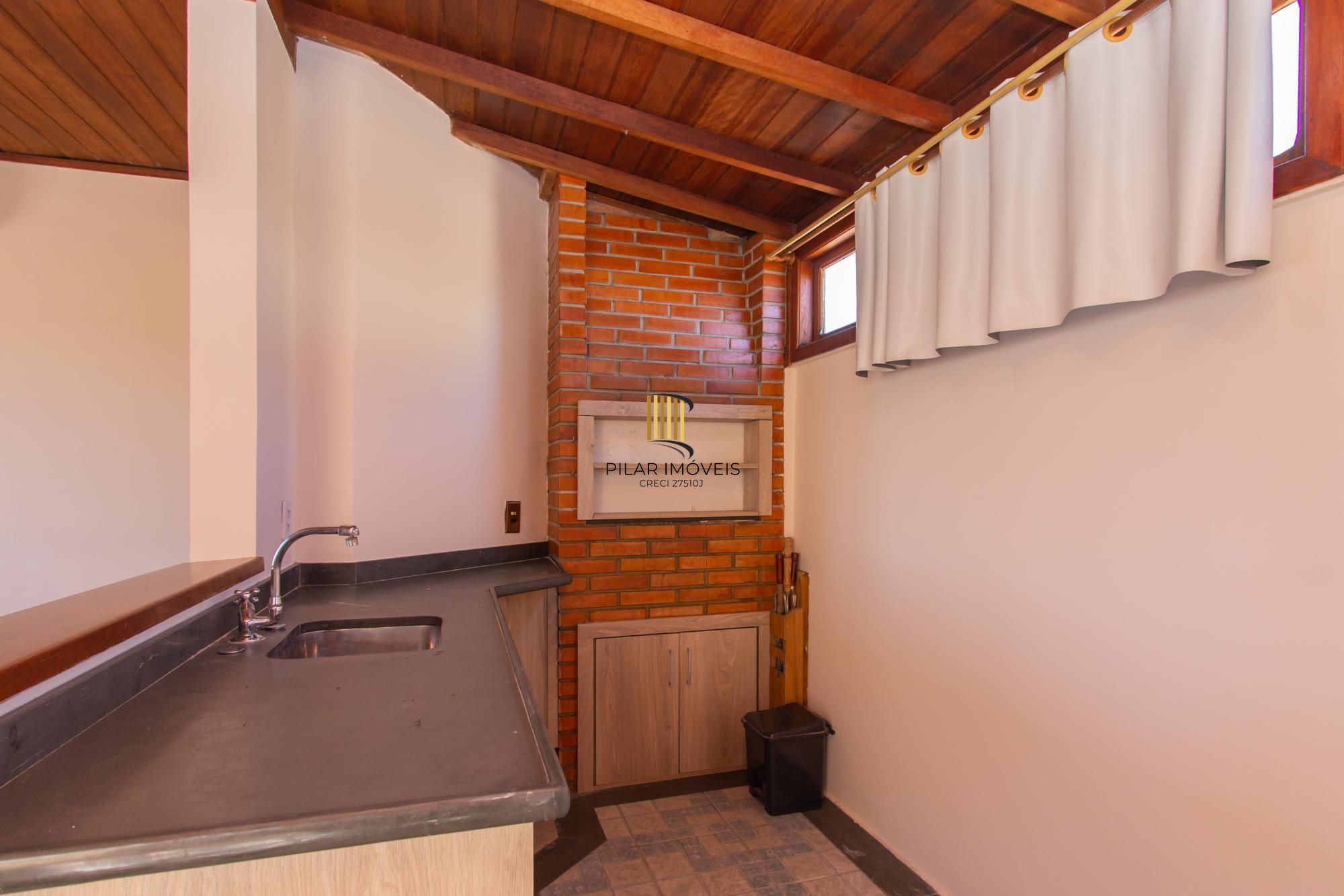 Cobertura de 02 dormitorios no bairro Medianeira- Porto Alegre /RS