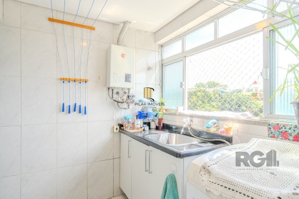 Apartamento de 2 dormitórios no bairro Teresópolis