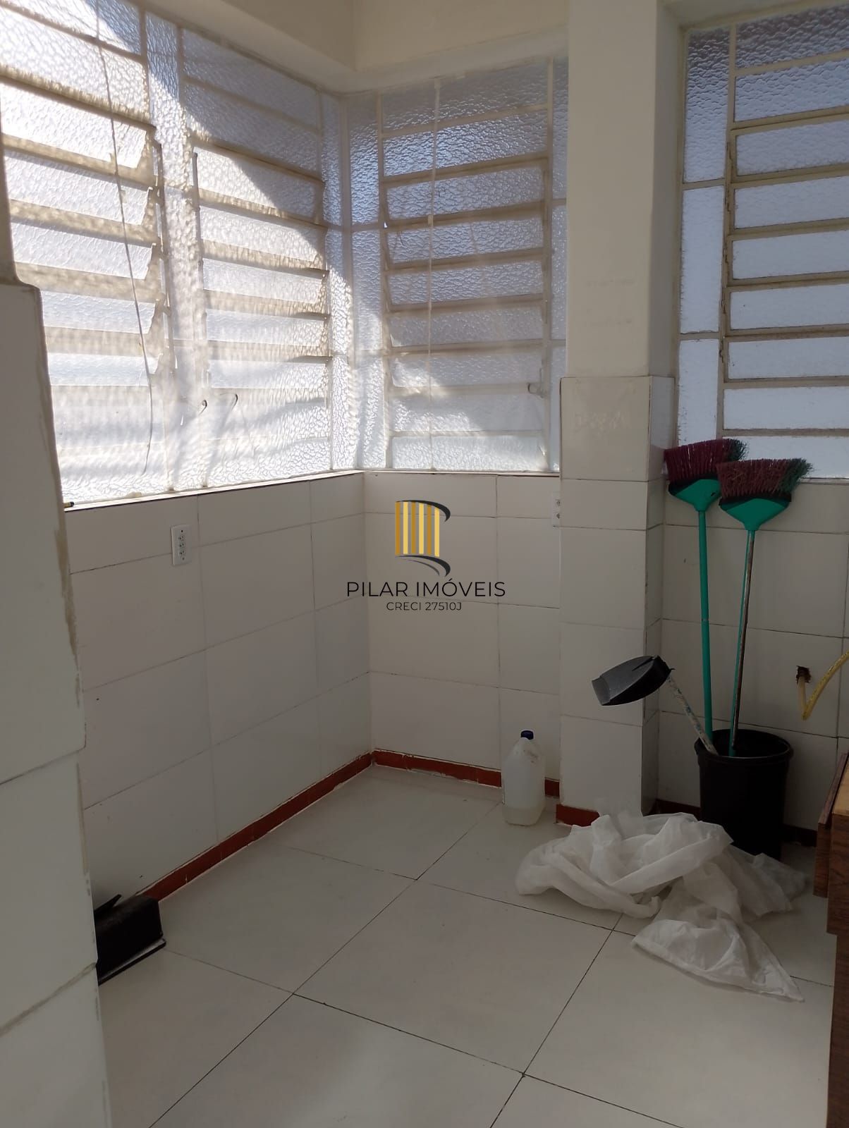 Casa de esquina 03 dormitórios Teresópolis