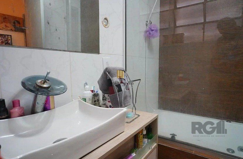 Apartamento 91m² - 3 dormitórios e 2 vagas no bairro Petrópolis