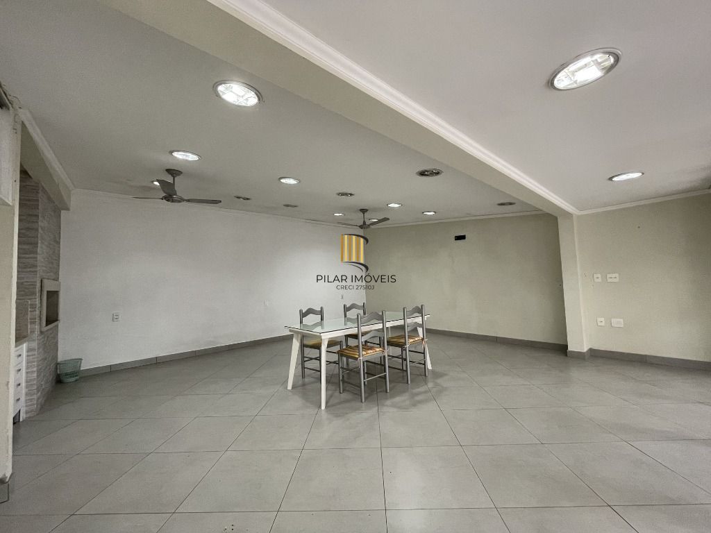 Casa 6 dormitórios no bairro Partenon