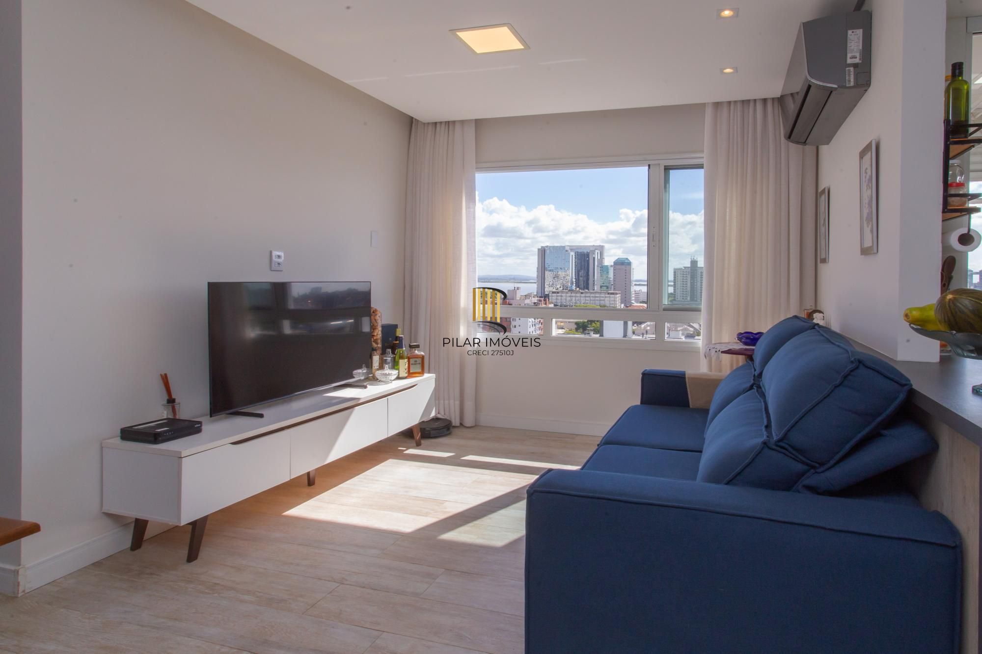 Apartamento de 02 dormitorios, suite, vaga garagem com vista livre no bairro Menino Deus-Porto Alegre.