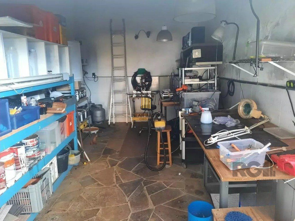 Casa de 3 dormitórios, no bairro Glória