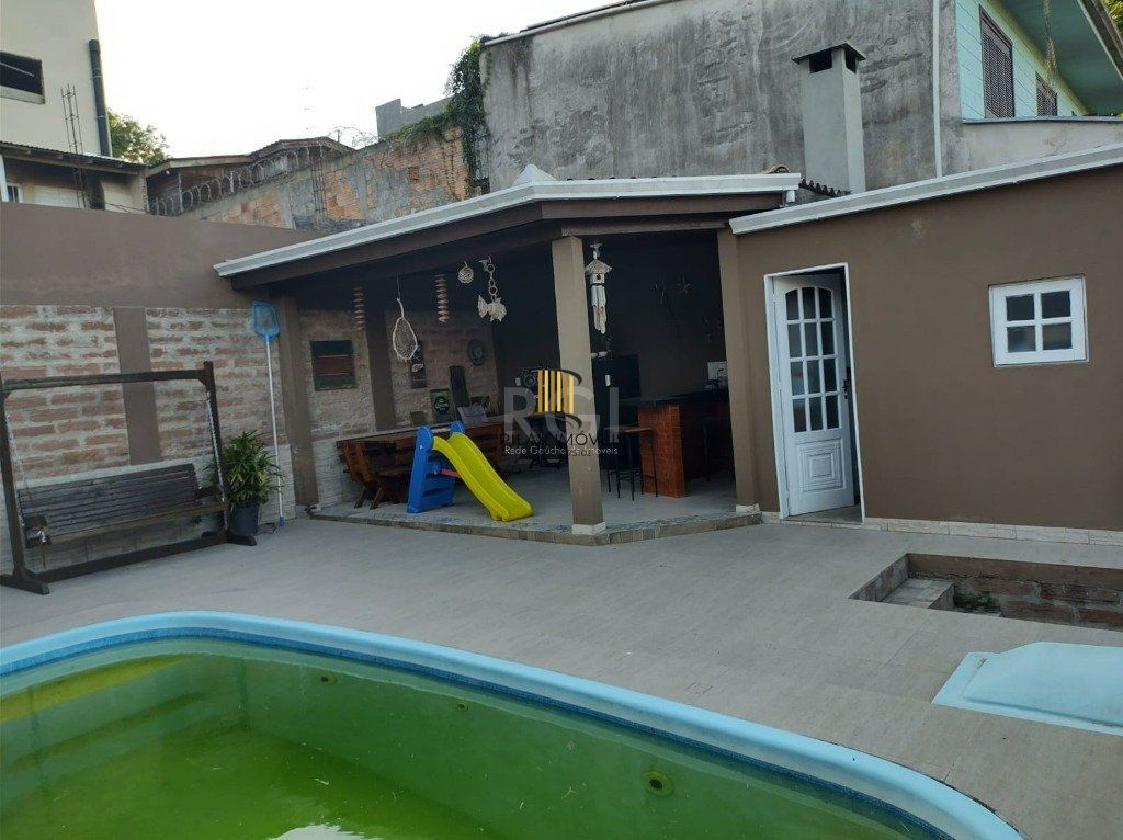 Casa para Venda - 214m², 2 dormitórios, 4 vagas - Parque Santa Fé