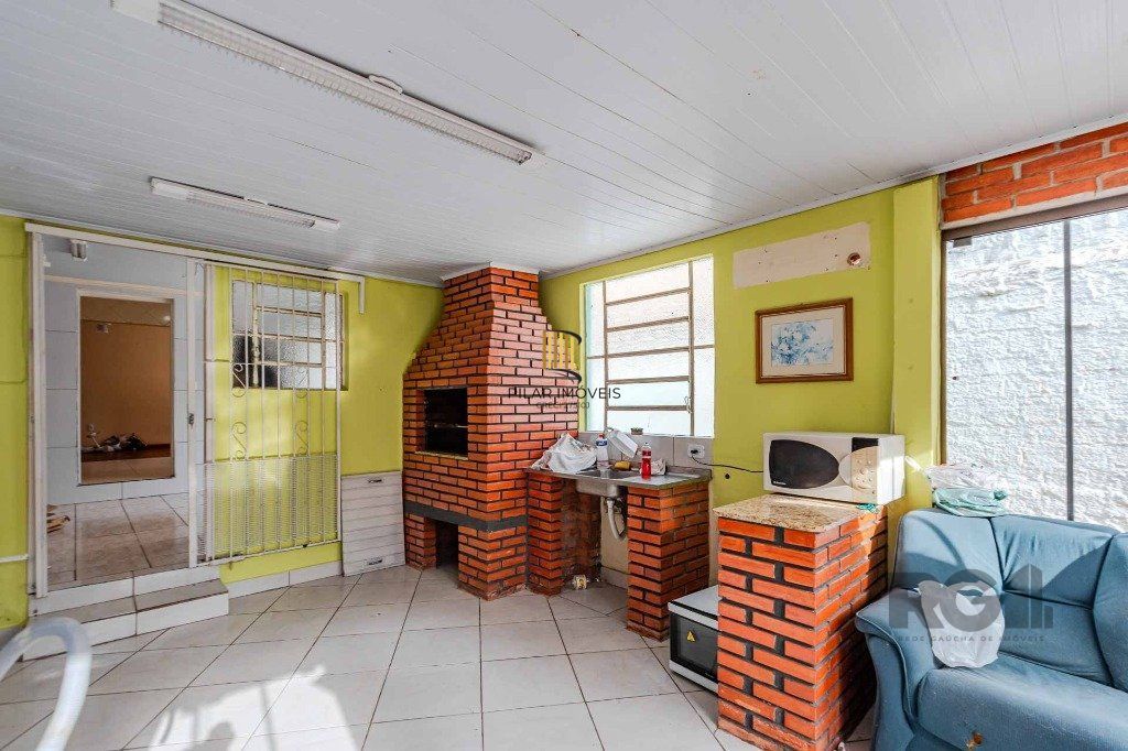 Casa 3 dormitórios no bairro Medianeira