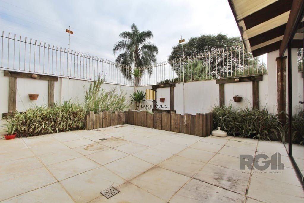 Excelente casa de 324m² com 4 dormitórios e 2 vagas.