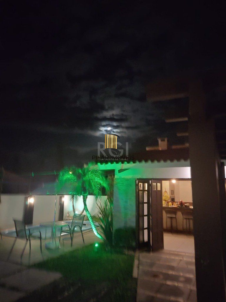 Casa para Venda - 160.78m², 4 dormitórios, sendo 2 suites, 5 vagas - Centro