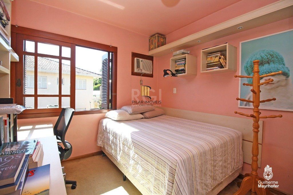 Casa para Venda - 275.72m², 4 dormitórios, sendo 3 suites, 4 vagas - Glória