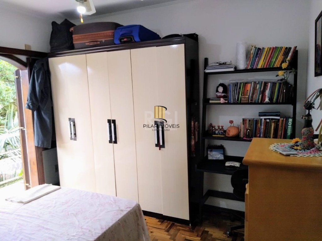 Casa para Venda - 240m², 3 dormitórios, 3 vagas - Teresópolis