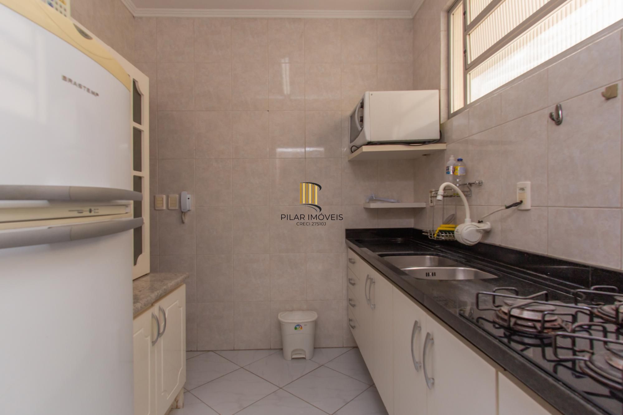 Apartamento 02 dormitórios próximo ao hospital Moinhos