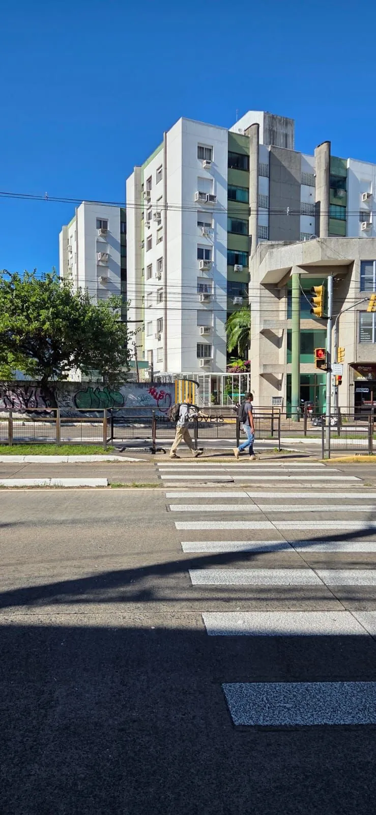 BOX NO CONDOMINIO PLAZA MONDRIAN EM TERESÓPOLIS - PORTO ALEGRE