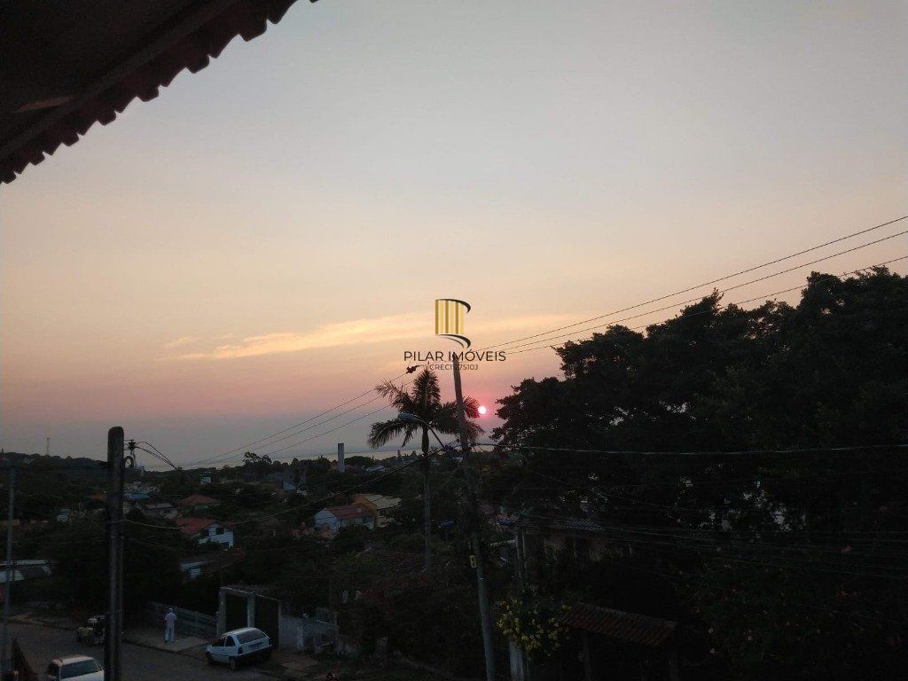 Casa com 3 dormitórios no bairro Ipanema