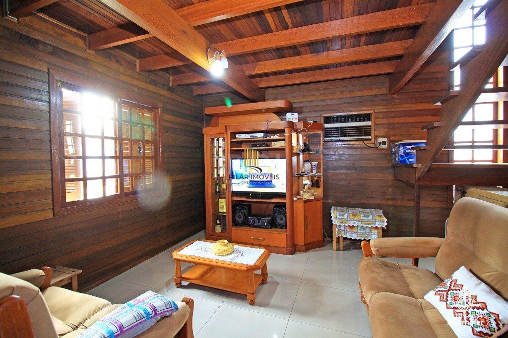 Casa para Venda - 235m², 3 dormitórios, sendo 1 suites, 3 vagas - Sarandi