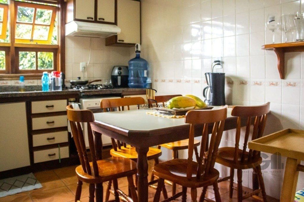 Casa 298m² - 4 dormitórios, 3 vagas na Zona Norte