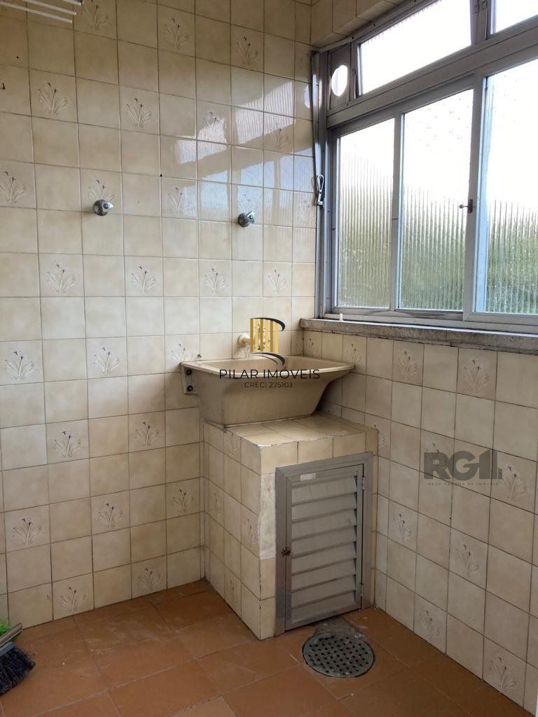 Apartamento de 2 dormitórios com 1 vaga no bairro Nonoai