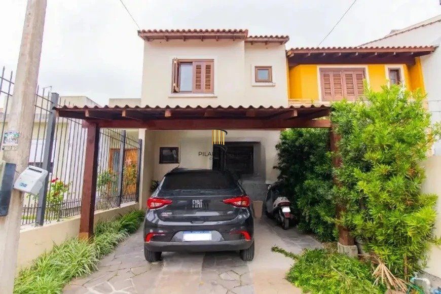Casa 110m² - 3 dormitórios, 1 vaga no bairro Aberta dos Morros
