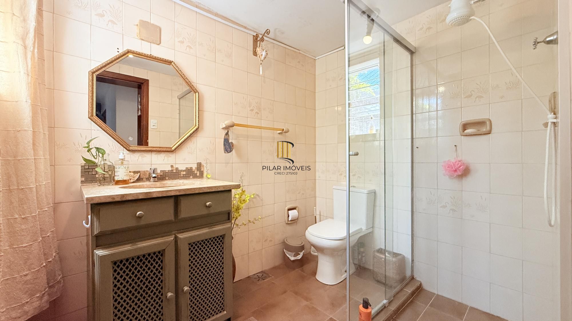 Casa 4 dormitórios no bairro Teresópolis