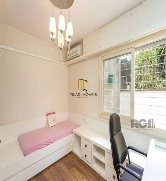 Excelente casa de 220m² com 3 dormitórios no bairro Tristeza.