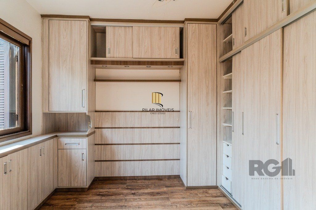 Casa de Condomínio 3 dormitórios no bairro Teresópolis