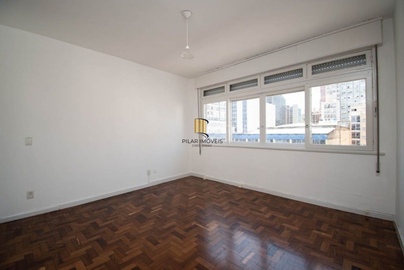 Apartamento de 3 dormitórios à venda no Bairro Centro Histórico, Porto Alegre.