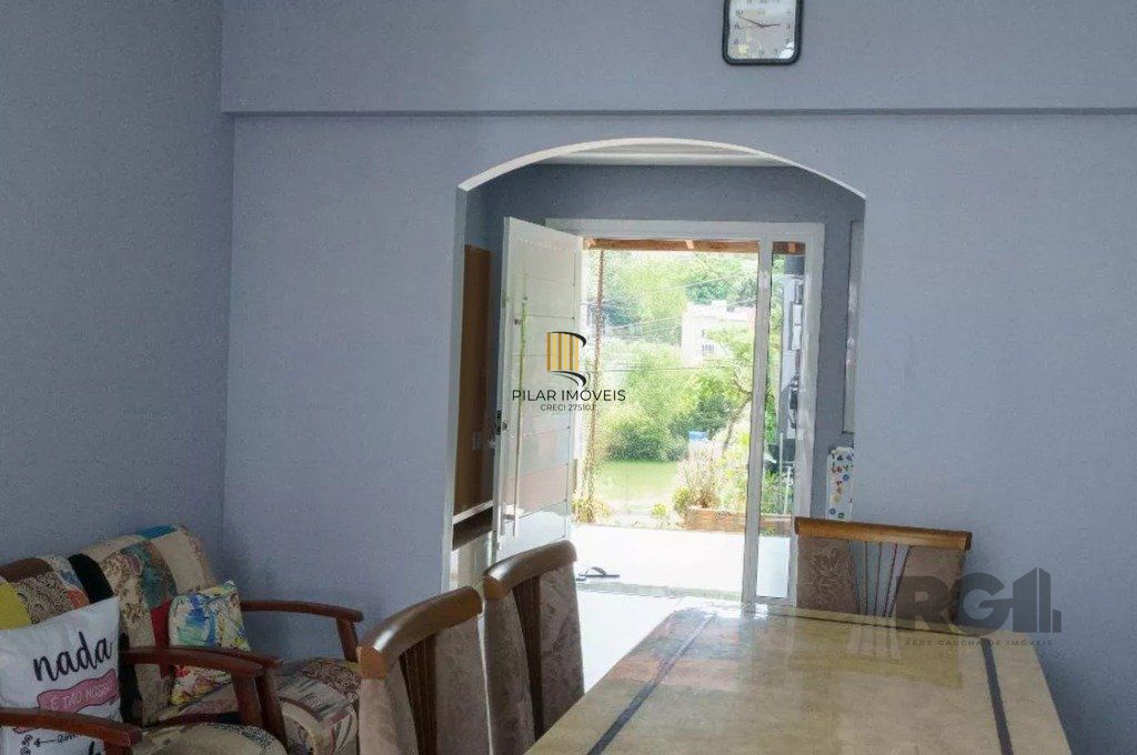 Casa 164m², 3 dormitórios, 3 vagas no bairro Jardim Carvalho
