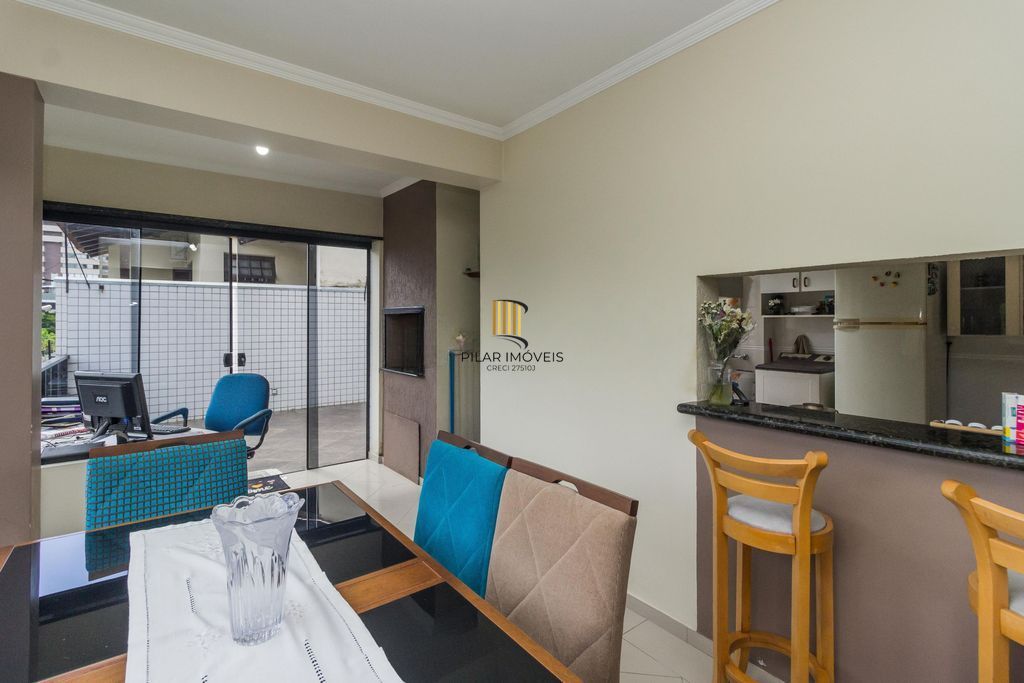 Apartamento de 3 dormitórios no bairro Jardim Itu Sabará - Porto Alegre