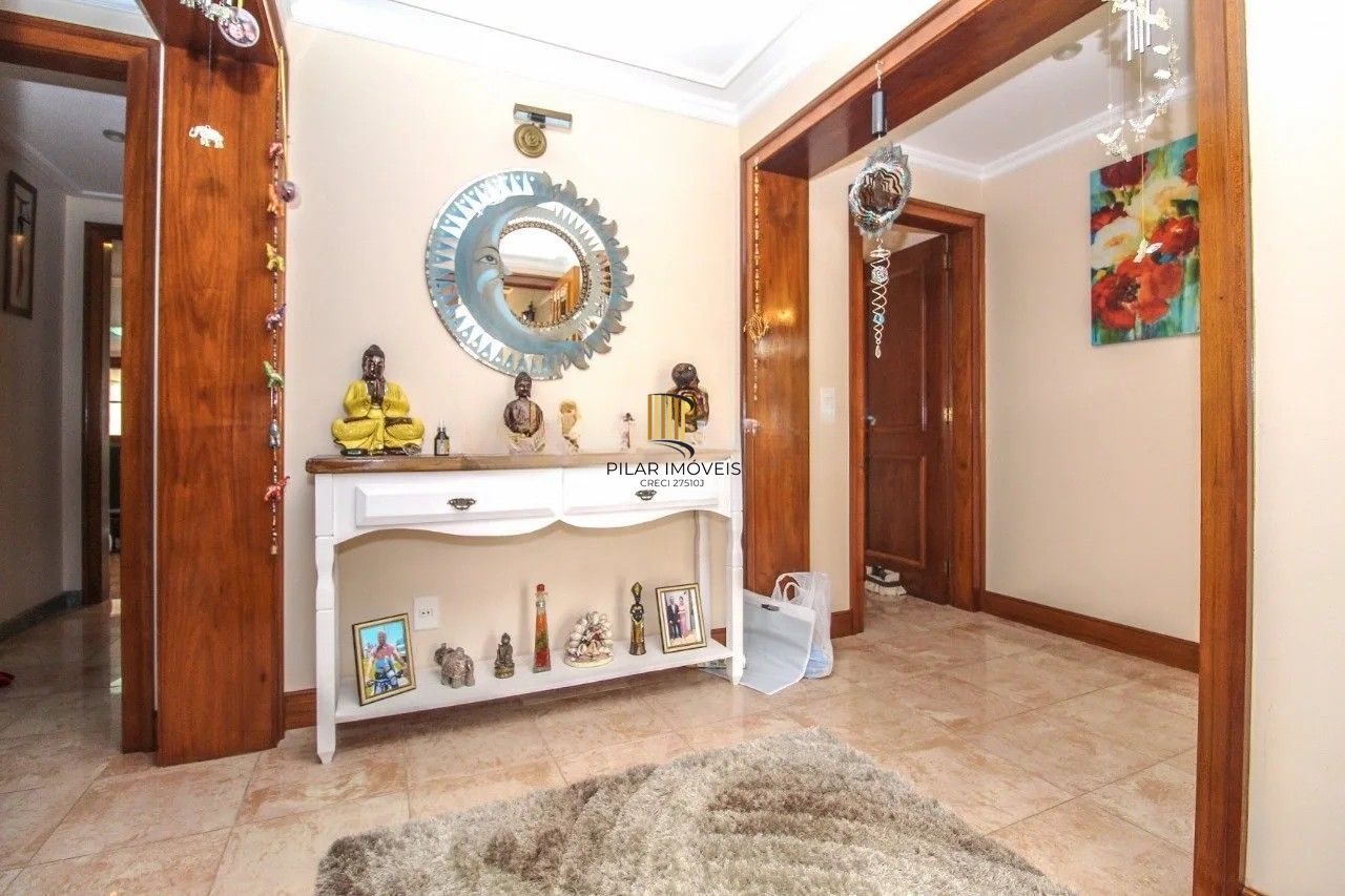Casa 612m² - 3 suíte, 8 vagas no bairro Medianeira
